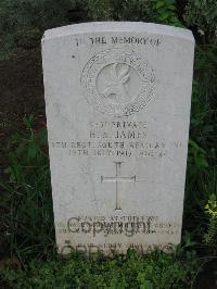 Dar Es Salaam War Cemetery - James, Harold Saunders